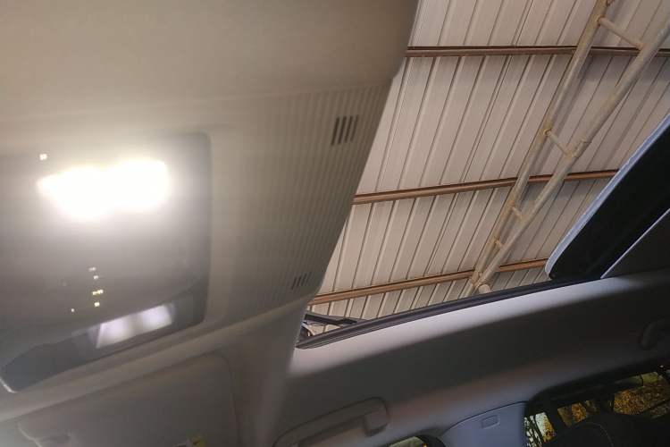 Used Volkswagen Tavendor 2023 380TSI All-Wheel Drive R-Line Journey Edition Headliner