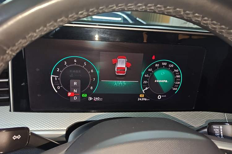 Used Volkswagen Tavendor 2023 330TSI Luxury Touring Edition Instrument Cluster