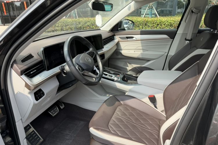 Used Volkswagen Tavendor 2023 380TSI Four-Wheel Drive R-Line Cruise Edition Interior 2