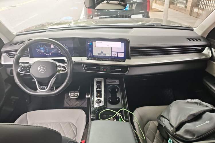 Used Volkswagen Tavendor 2023 380TSI Four-Wheel Drive R-Line Cruise Edition Interior 2