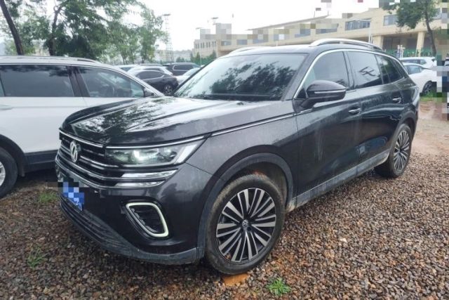 Used Volkswagen Tavendor 2023 330TSI Luxury Touring Edition