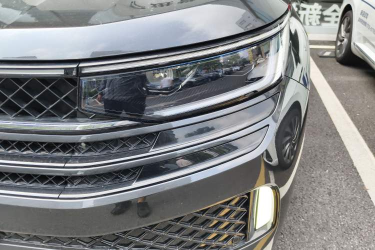 Used Volkswagen Tavendor 2023 380TSI Four-Wheel Drive R-Line Cruise Edition Left Front Headlight