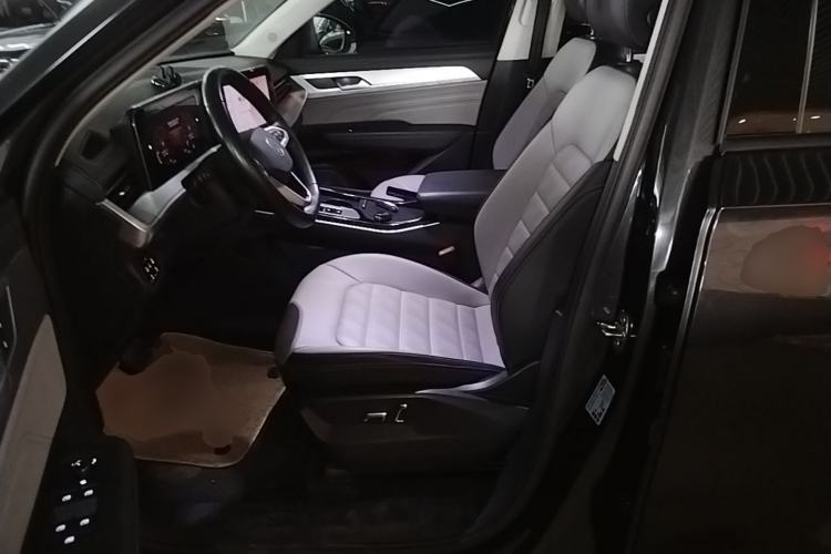 Used Volkswagen Tavendor 2023 330TSI Luxury Touring Edition Left Front Seat