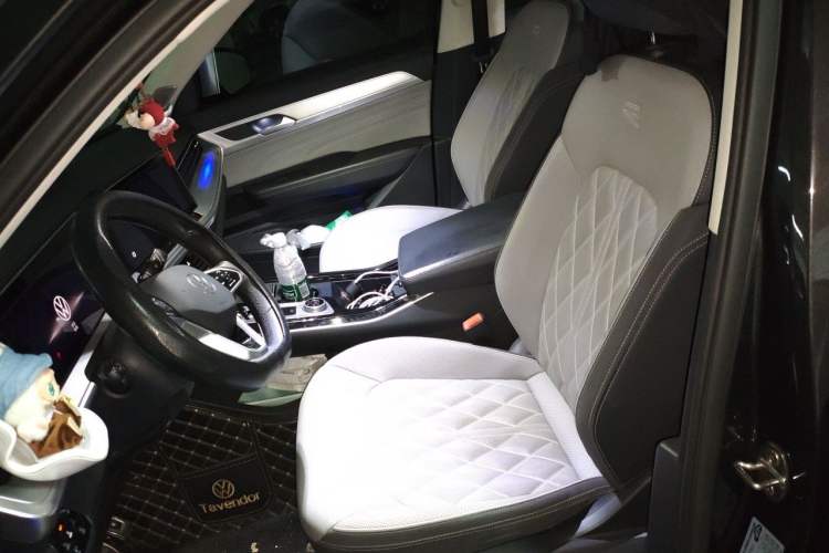 Used Volkswagen Tavendor 2023 380TSI Four-Wheel Drive R-Line First Edition Left Front Seat