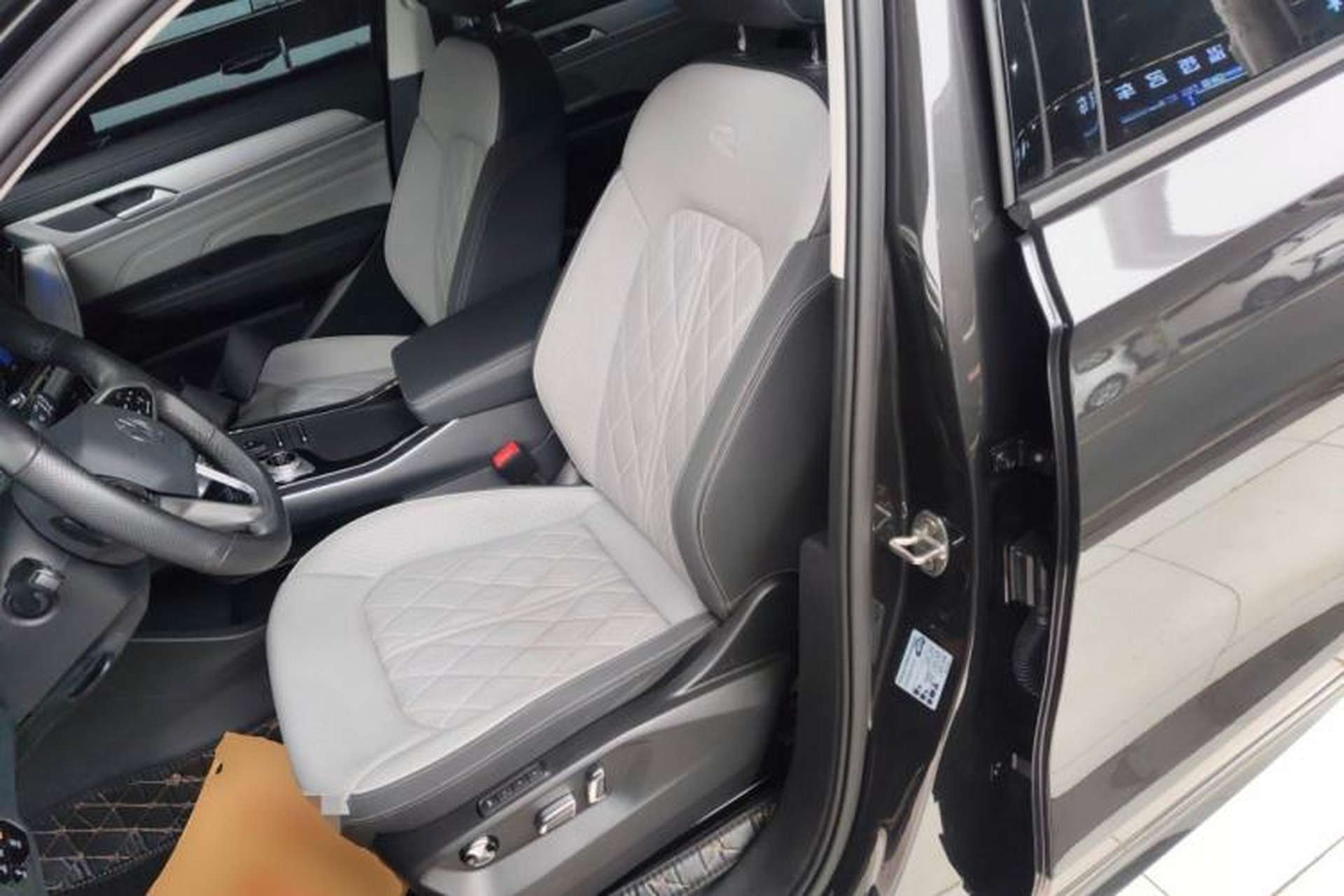 Used Volkswagen Tavendor 2023 380TSI Four-Wheel Drive R-Line Cruise Edition Left Front Seat