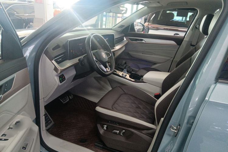 Used Volkswagen Tavendor 2023 380TSI All-Wheel Drive R-Line Journey Edition Left Front Seat