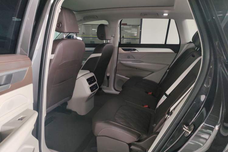 Used Volkswagen Tavendor 2023 380TSI Four-Wheel Drive R-Line Cruise Edition Left Rear Seat