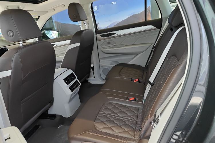 Used Volkswagen Tavendor 2023 380TSI Four-Wheel Drive R-Line Cruise Edition Left Rear Seat