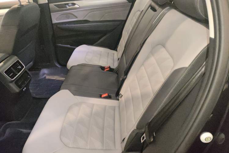 Used Volkswagen Tavendor 2023 330TSI Luxury Touring Edition Left Rear Seat