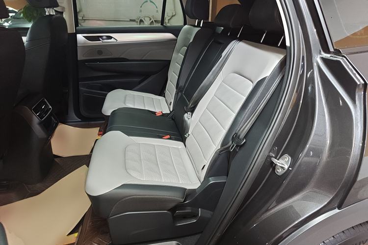 Used Volkswagen Tavendor 2023 330TSI Luxury Touring Edition Left Rear Seat