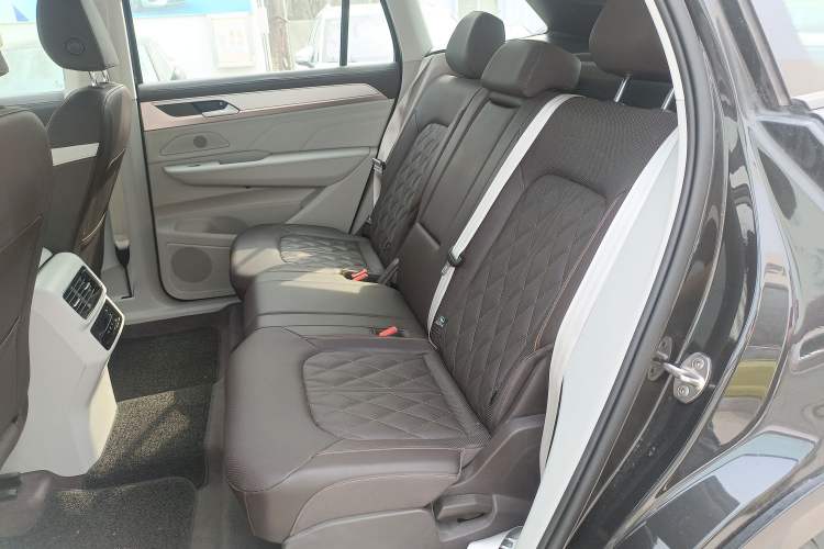 Used Volkswagen Tavendor 2023 380TSI Four-Wheel Drive R-Line Cruise Edition Left Rear Seat