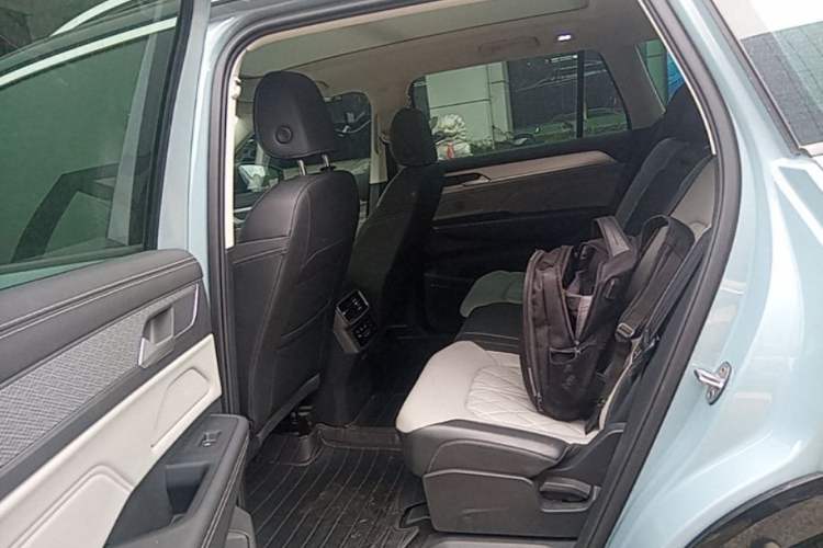 Used Volkswagen Tavendor 2023 380TSI Four-Wheel Drive R-Line Cruise Edition Left Rear Seat