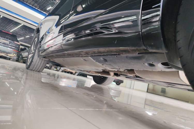 Used Volkswagen Tavendor 2023 380TSI Four-Wheel Drive R-Line Cruise Edition Left Side Sill