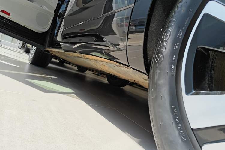 Used Volkswagen Tavendor 2023 380TSI Four-Wheel Drive R-Line Cruise Edition Left Side Sill