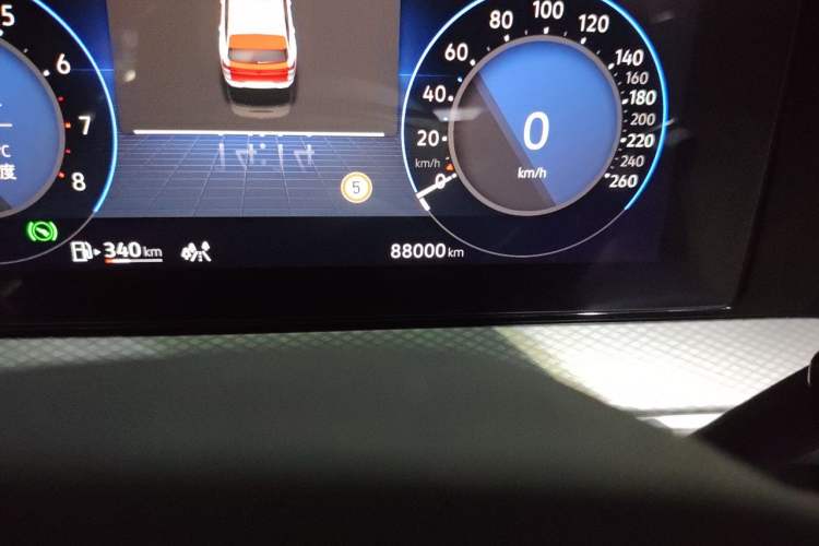 Used Volkswagen Tavendor 2023 380TSI Four-Wheel Drive R-Line First Edition Odometer Close Up