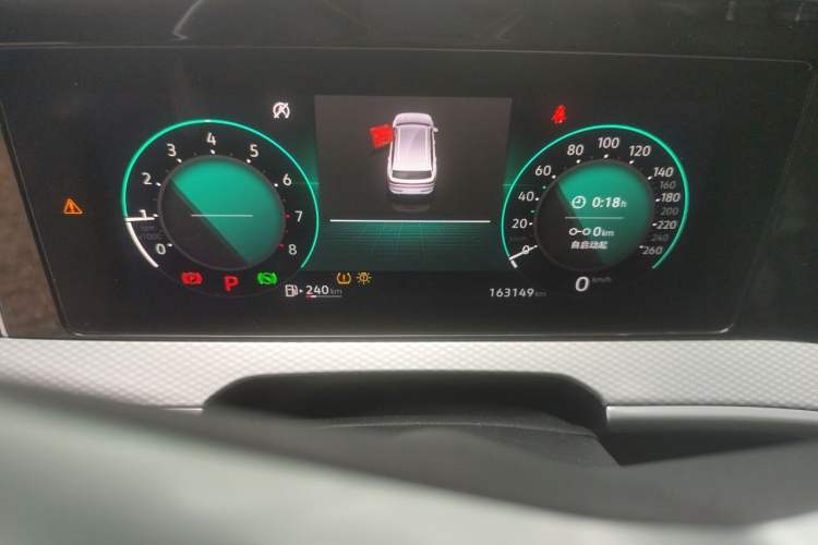 Used Volkswagen Tavendor 2023 330TSI Luxury Touring Edition Odometer Close Up