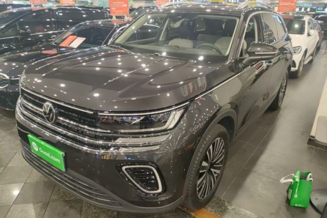 Used Volkswagen Tavendor 2023 330TSI Luxury Touring Edition