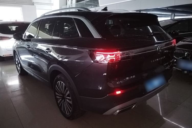 Used Volkswagen Tavendor 2023 330TSI Luxury Touring Edition Rear Left 45 Deg