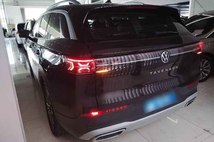 Used Volkswagen Tavendor 2023 330TSI Luxury Touring Edition Rear Left 45 Deg