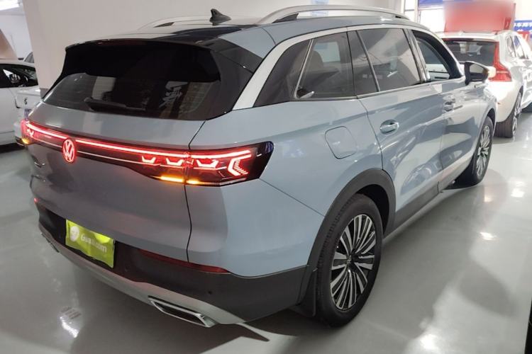 Used Volkswagen Tavendor 2023 330TSI Luxury Touring Edition Rear Right 45 Deg
