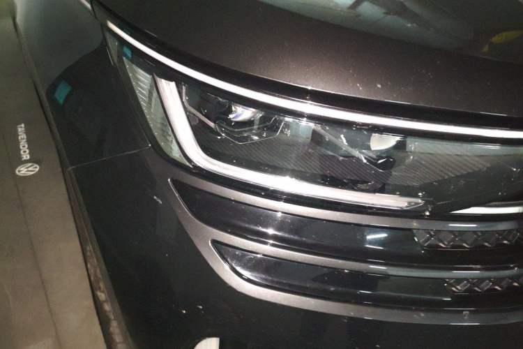 Used Volkswagen Tavendor 2023 380TSI Four-Wheel Drive R-Line First Edition Right Front Headlight