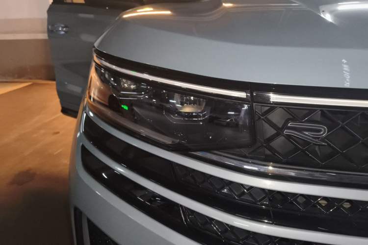 Used Volkswagen Tavendor 2023 380TSI Four-Wheel Drive R-Line First Edition Right Front Headlight