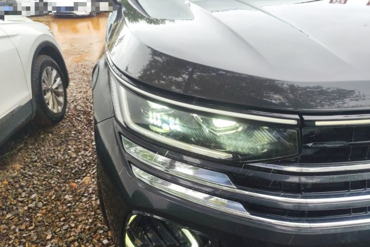 Used Volkswagen Tavendor 2023 330TSI Luxury Touring Edition Right Front Headlight