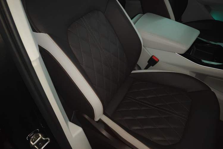 Used Volkswagen Tavendor 2023 380TSI Four-Wheel Drive R-Line Cruise Edition Right Front Seat