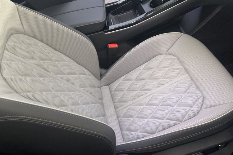Used Volkswagen Tavendor 2023 380TSI Four-Wheel Drive R-Line Cruise Edition Right Front Seat