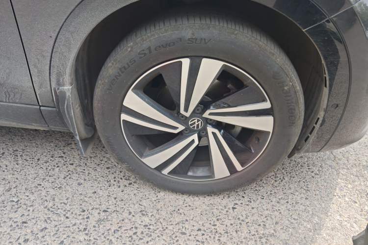 Used Volkswagen Tavendor 2023 380TSI Four-Wheel Drive R-Line Cruise Edition Right Front Wheel Hub