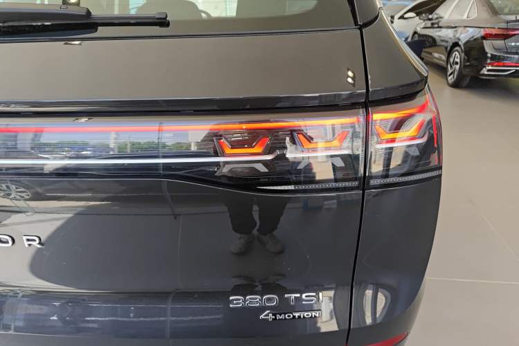 Used Volkswagen Tavendor 2023 380TSI Four-Wheel Drive R-Line Cruise Edition Right Rear Taillight