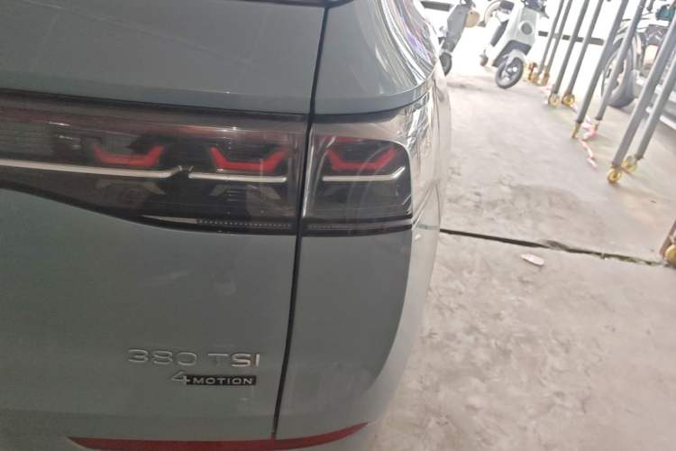 Used Volkswagen Tavendor 2023 380TSI All-Wheel Drive R-Line Journey Edition Right Rear Taillight