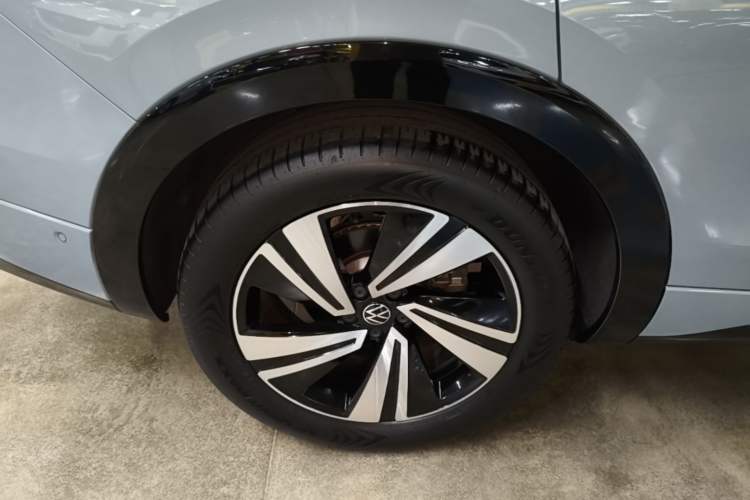 Used Volkswagen Tavendor 2023 380TSI Four-Wheel Drive R-Line Cruise Edition Right Rear Wheel Hub