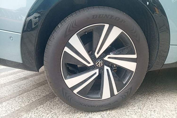 Used Volkswagen Tavendor 2023 380TSI Four-Wheel Drive R-Line Cruise Edition Right Rear Wheel Hub