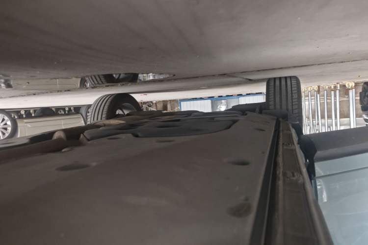 Used Volkswagen Tavendor 2023 380TSI All-Wheel Drive R-Line Journey Edition Right Side Sill