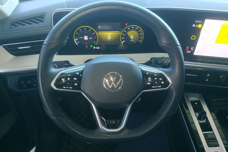 Used Volkswagen Tavendor 2023 380TSI All-Wheel Drive R-Line Journey Edition Steering Wheel