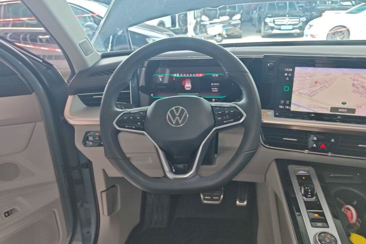 Used Volkswagen Tavendor 2023 380TSI All-Wheel Drive R-Line Journey Edition Steering Wheel