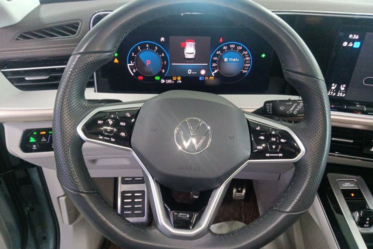 Used Volkswagen Tavendor 2023 380TSI All-Wheel Drive R-Line Journey Edition Steering Wheel