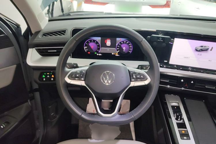 Used Volkswagen Tavendor 2023 330TSI Luxury Touring Edition Steering Wheel