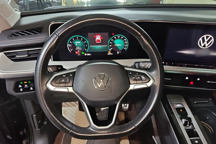 Used Volkswagen Tavendor 2023 330TSI Luxury Touring Edition Steering Wheel