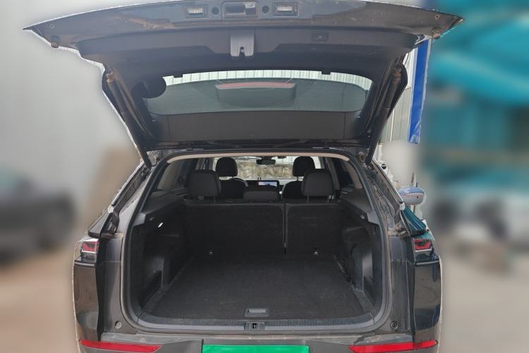 Used Volkswagen Tavendor 2023 330TSI Luxury Touring Edition Trunk
