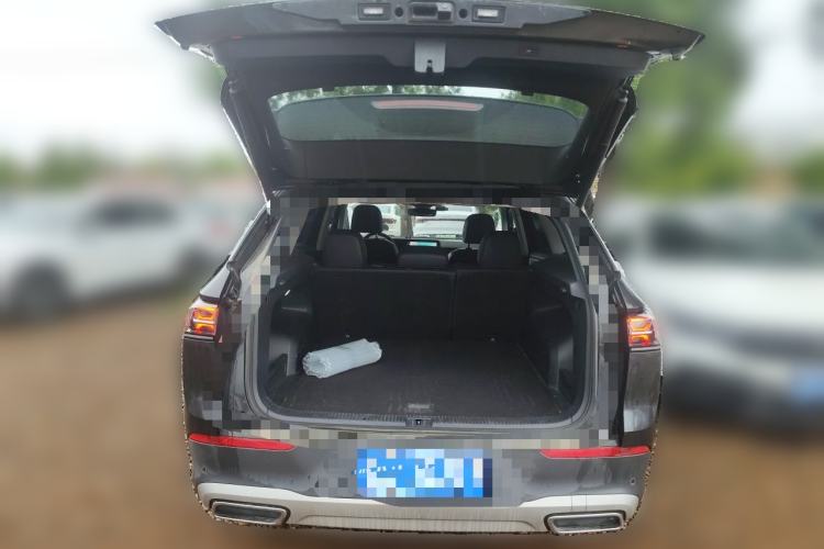 Used Volkswagen Tavendor 2023 330TSI Luxury Touring Edition Trunk