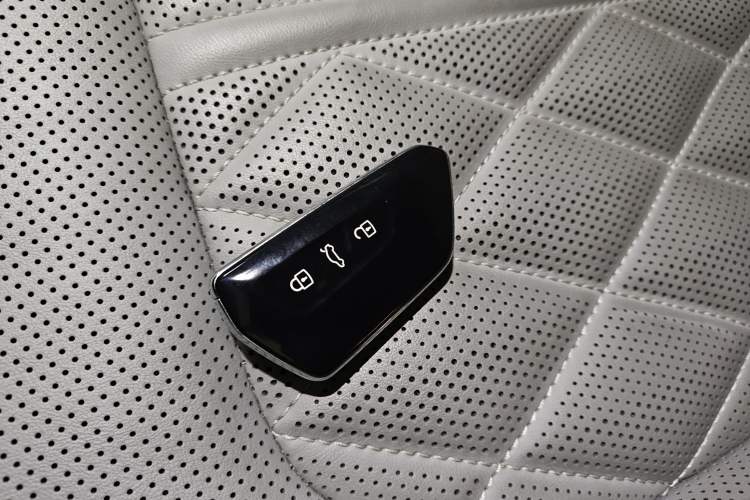 Used Volkswagen Tavendor 2023 380TSI Four-Wheel Drive R-Line Cruise Edition Vehicle Key