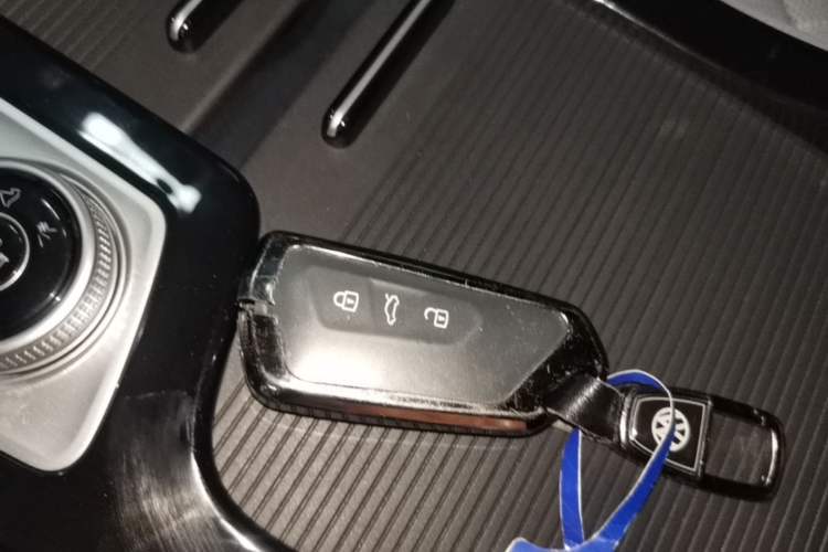 Used Volkswagen Tavendor 2023 380TSI Four-Wheel Drive R-Line Cruise Edition Vehicle Key