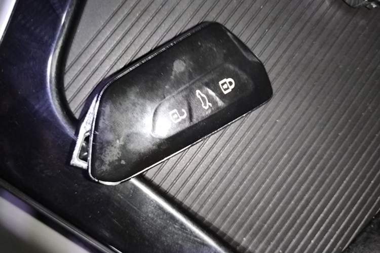 Used Volkswagen Tavendor 2023 330TSI Luxury Touring Edition Vehicle Key