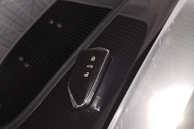 Used Volkswagen Tavendor 2023 330TSI Luxury Touring Edition Vehicle Key
