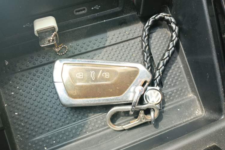 Used Volkswagen Tavendor 2023 330TSI Luxury Touring Edition Vehicle Key