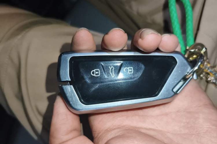 Used Volkswagen Tavendor 2023 380TSI Four-Wheel Drive R-Line First Edition Vehicle Key