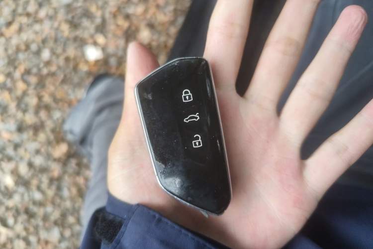 Used Volkswagen Tavendor 2023 330TSI Luxury Touring Edition Vehicle Key