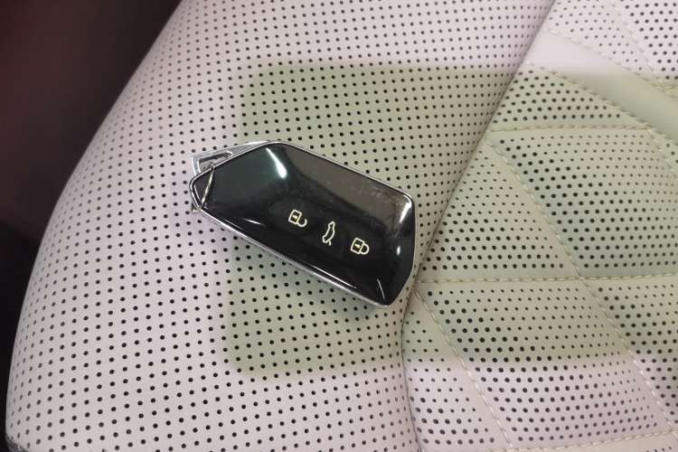 Used Volkswagen Tavendor 2023 380TSI Four-Wheel Drive R-Line Cruise Edition Vehicle Key